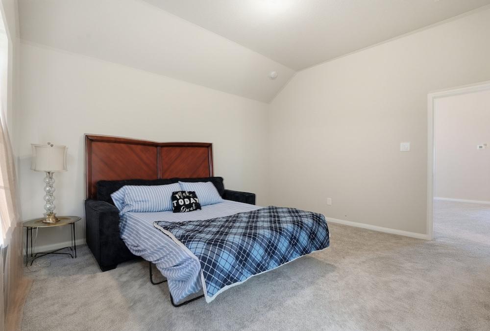 Gorgeous Lake Conroe Home, Affordable Nightly Rent by RedAwning