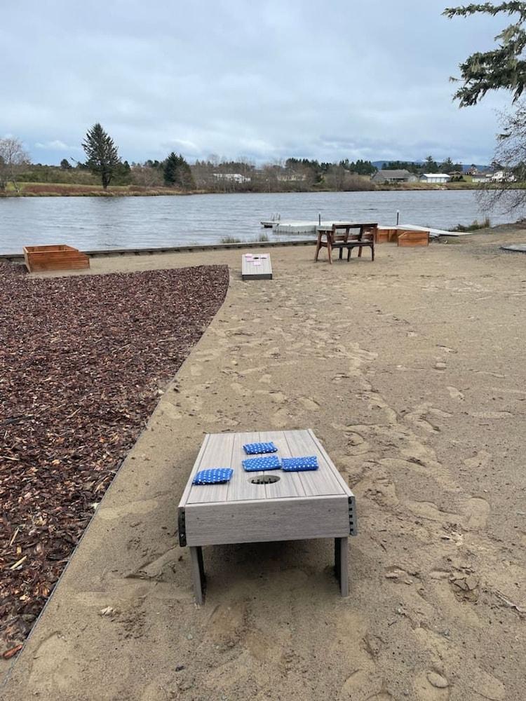 Gearhart Lakefront Oasis