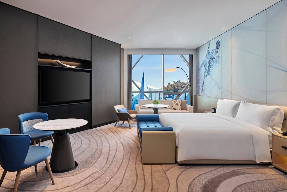 Crowne Plaza Shanghai Snow World by IHG