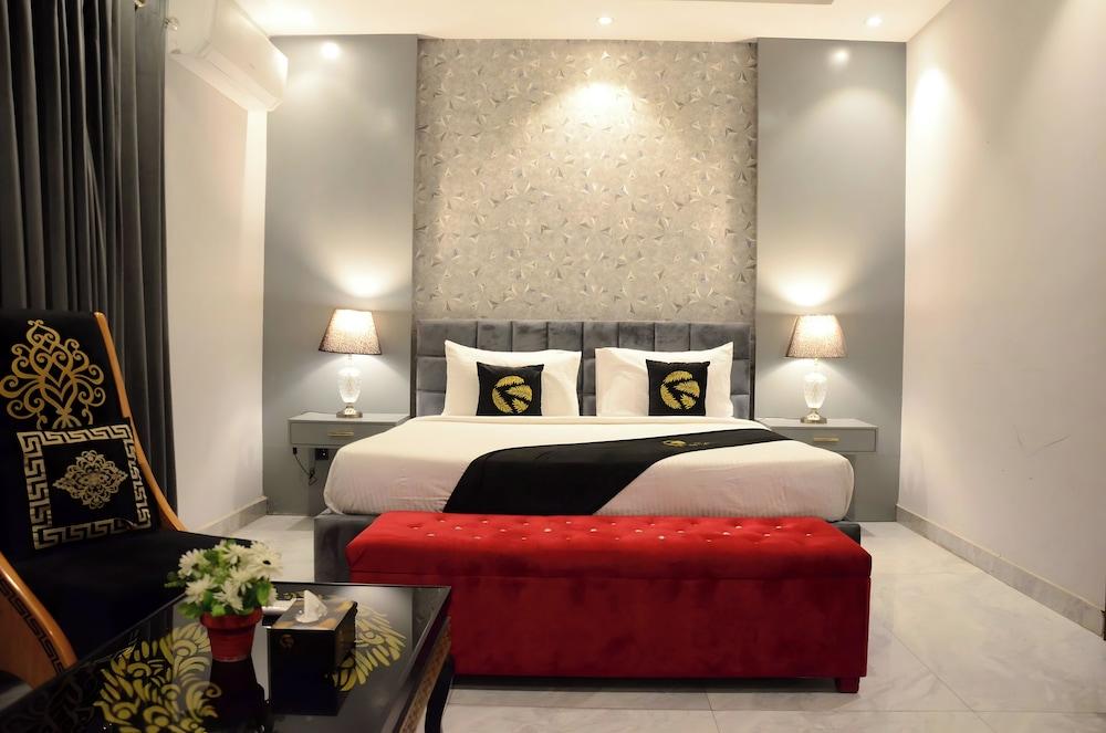 Palm Tree Hotel & Luxury Suites