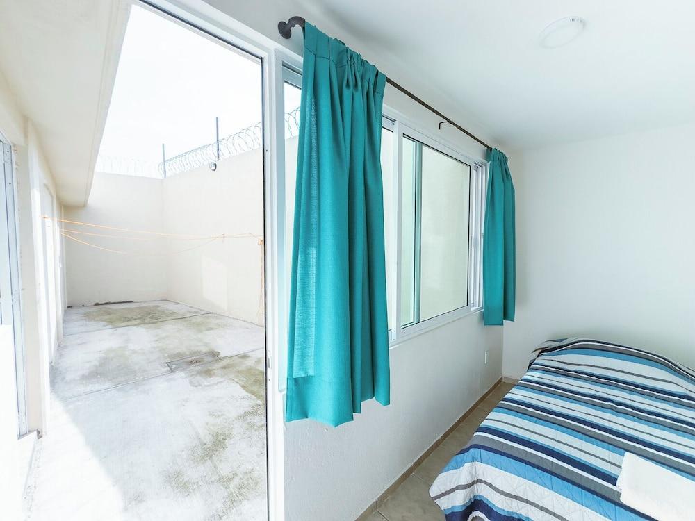 New Comfortable Retreat. Pool & BBQ