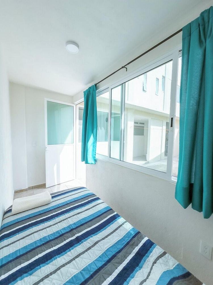 New Comfortable Retreat. Pool & BBQ