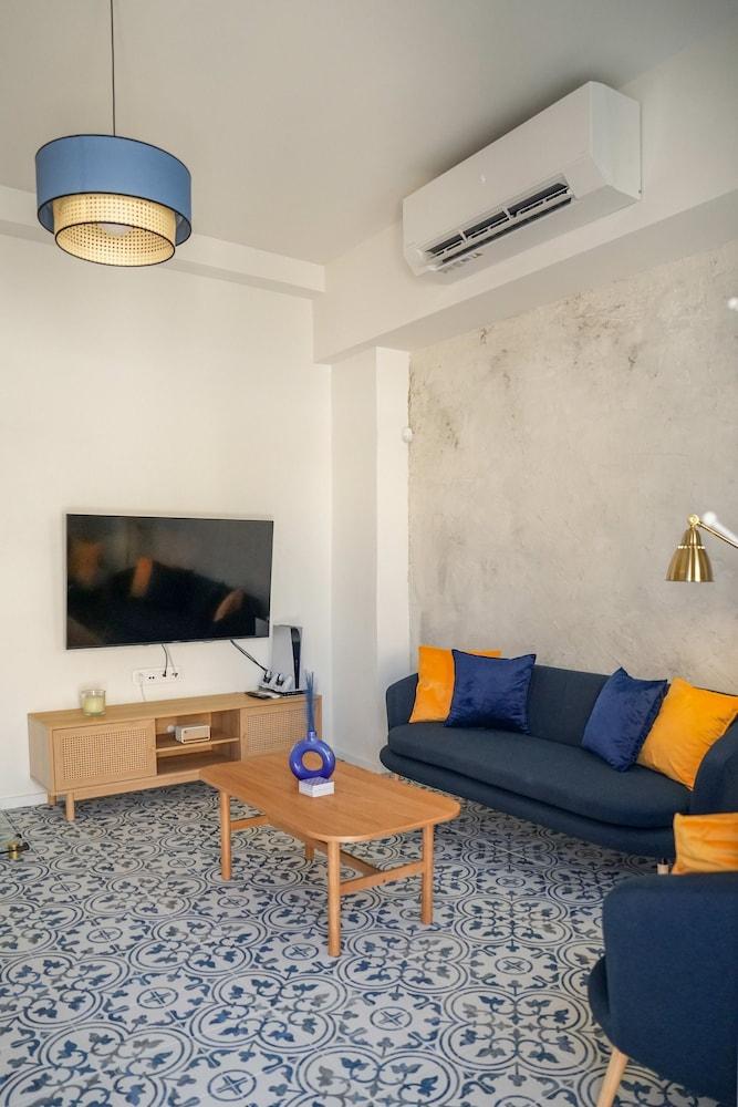 Sapphire Zafeirenias Gem House With Jacuzzi