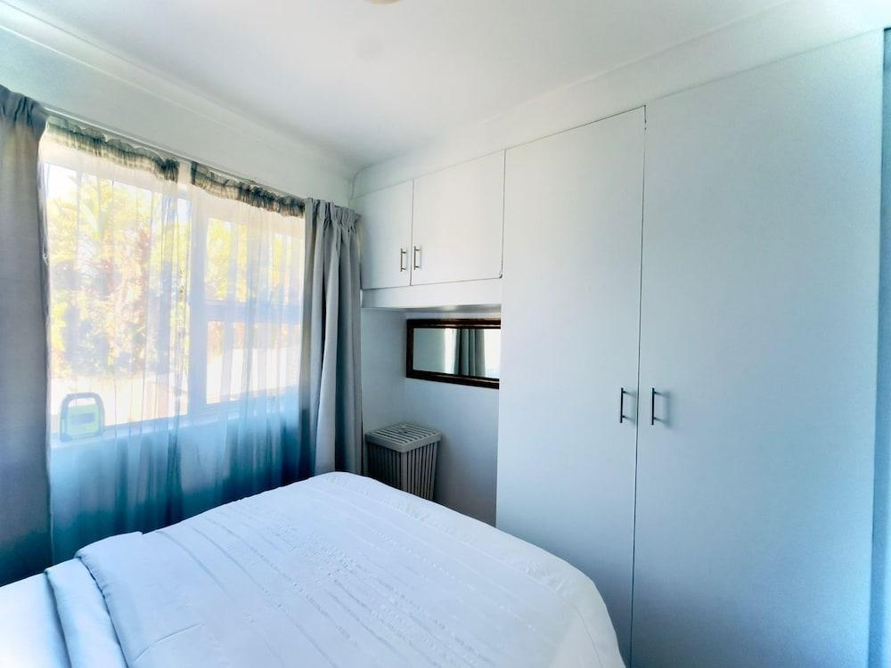 Caline VIP Beach Close