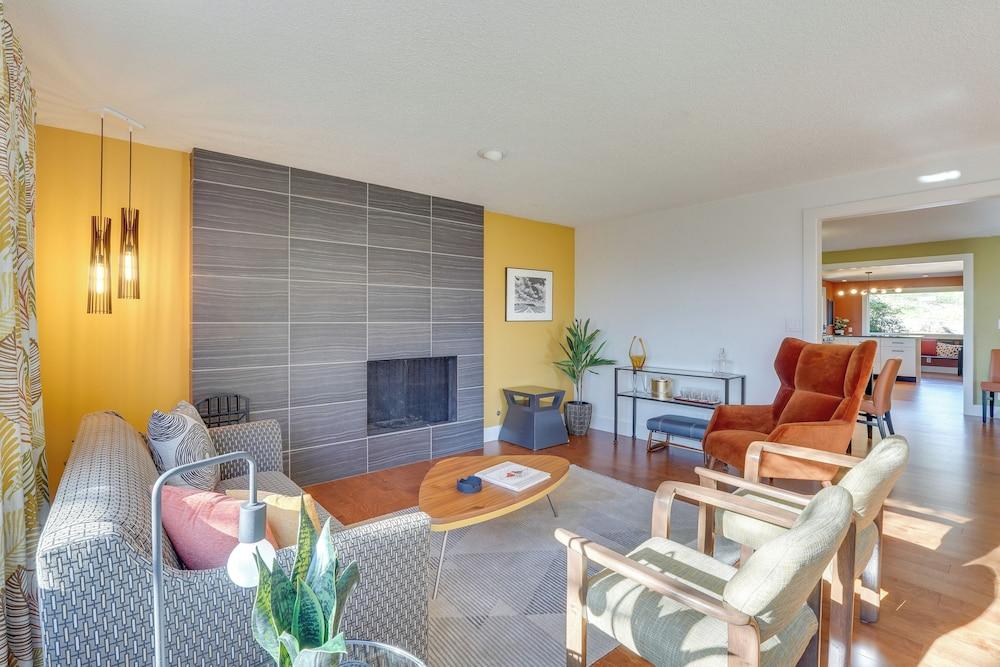 Medford Vacation Rental w/ En-suite Bathrooms!
