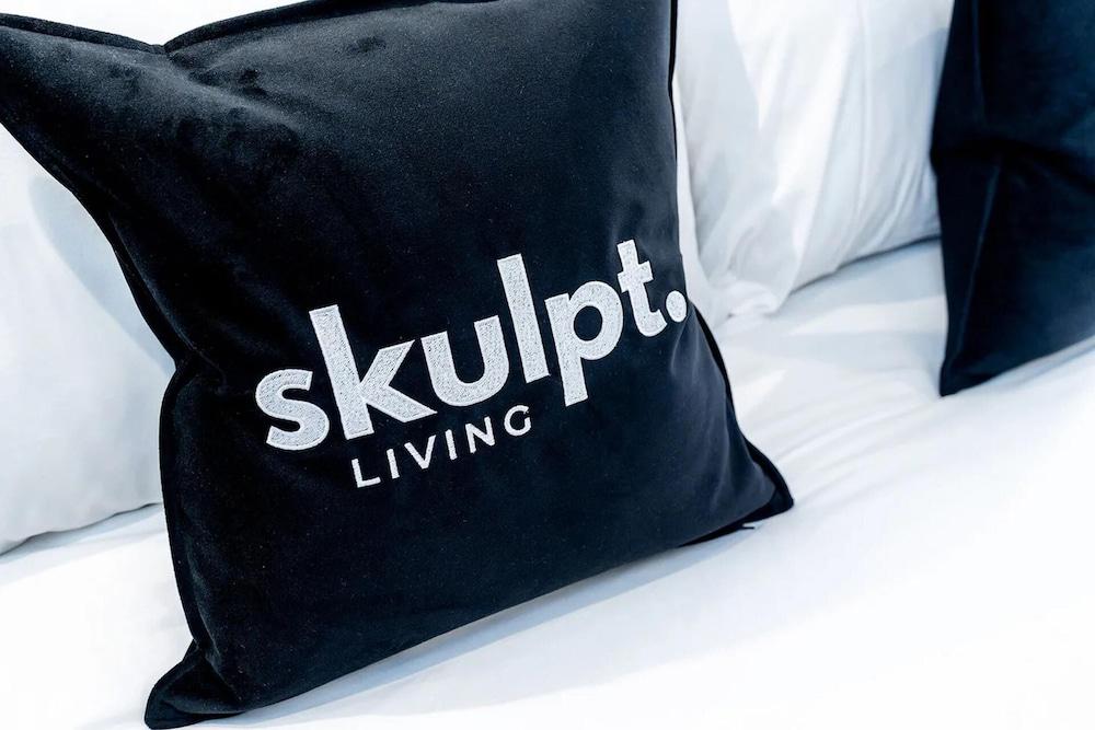 Luxury 1 Bed Apt With City Views Heart of Leeds