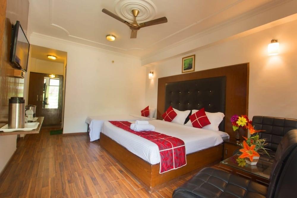 Goroomgo Shivani International Dharamshala