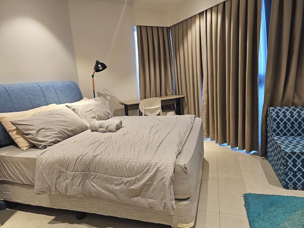 Tambuli Tower C Unit 5D