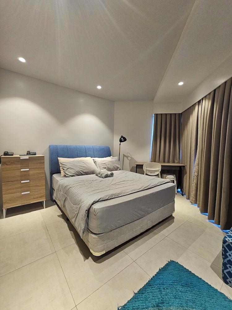 Tambuli Tower C Unit 5D