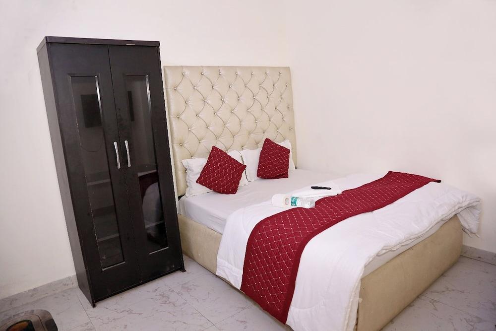 Hotel A10 International