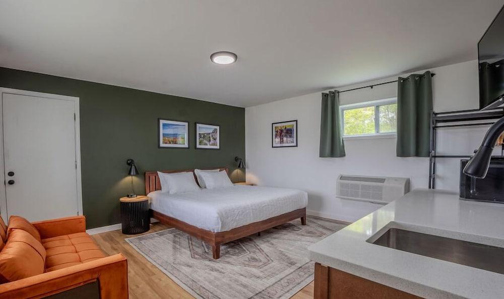 The Inn at Shady Pines