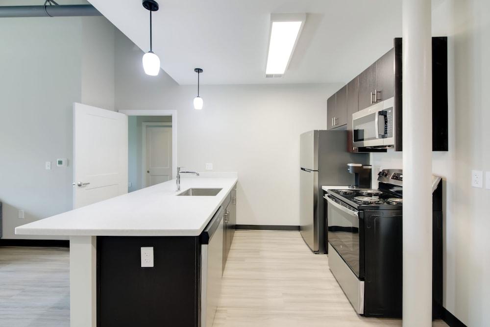 Bloomington Apartment, 3 Mi to IU Memorial Stadium