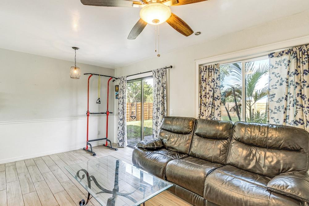 5 Mi to Beach: Pet-friendly Port Charlotte Home