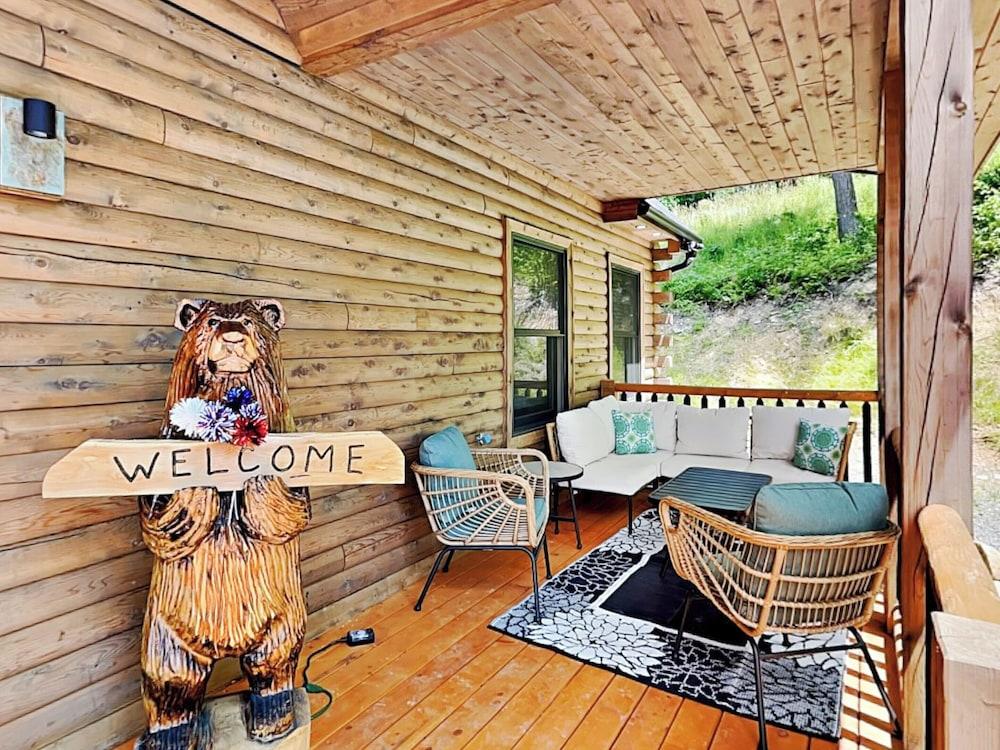 Sunset Bluff by Taylor Made Deep Creek