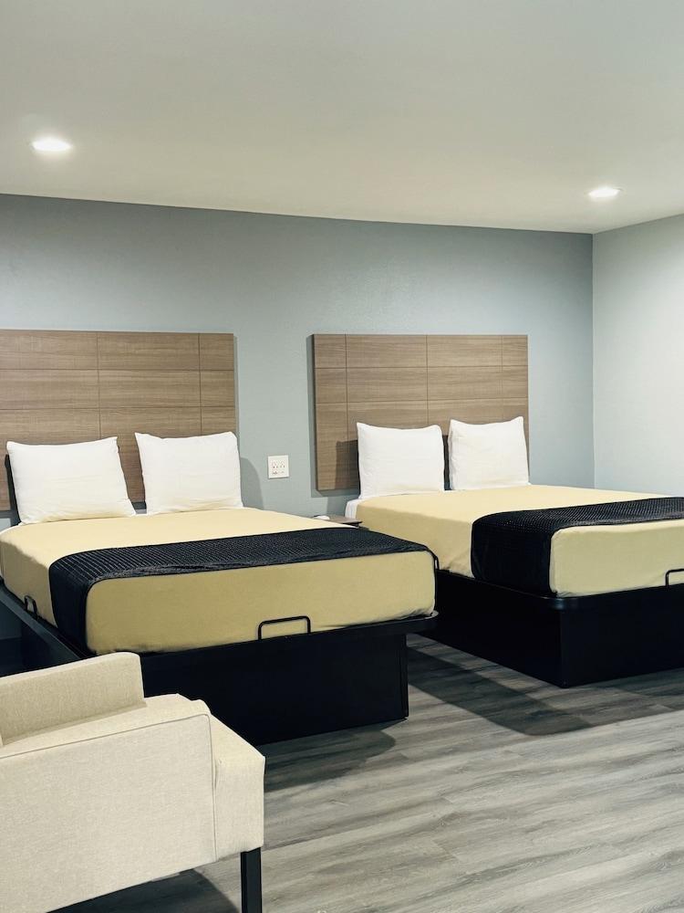 EXPRESS INN & SUITES