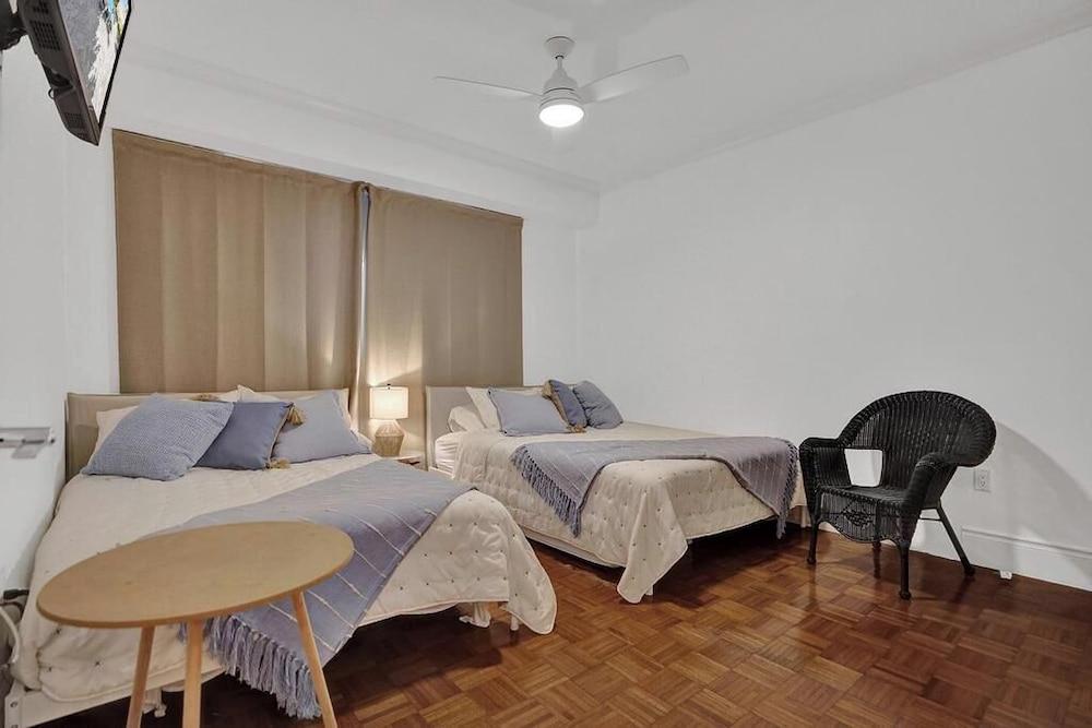 PETITE ITALIE WATERVIEW