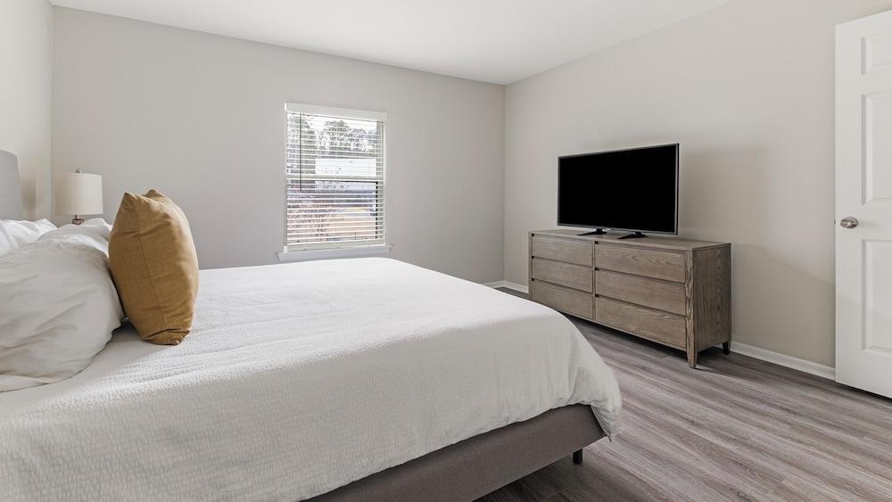 Windsor Highlands Apartments by Landing