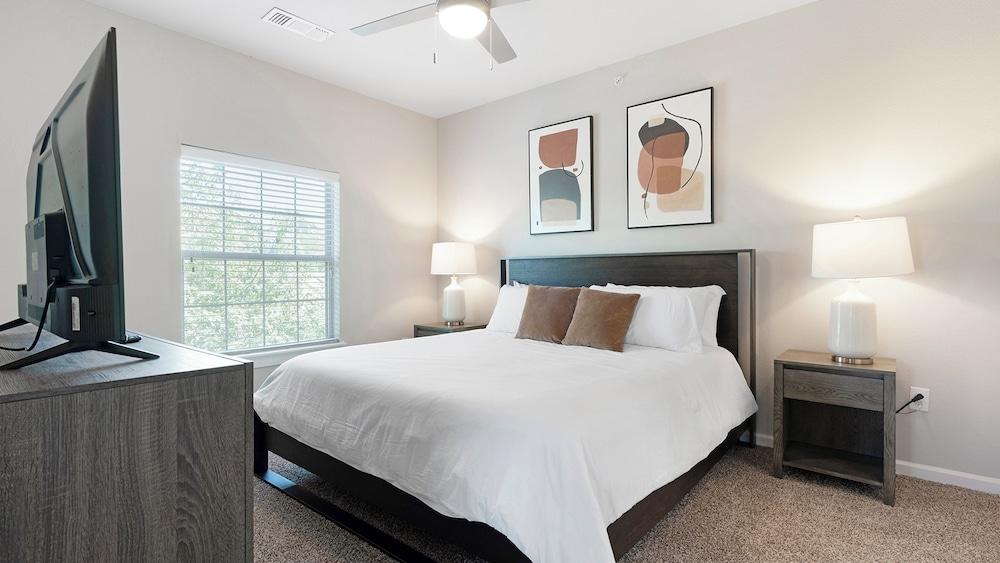 Westpointe Drive Apartments by Landing