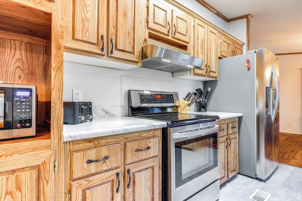 Relax, Swim & Explore: Home in Wimberley!