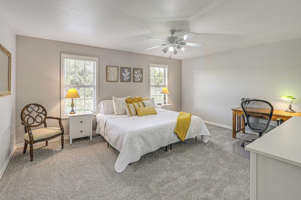 Waterfront Kansas Home w/ Private Fire Pit!