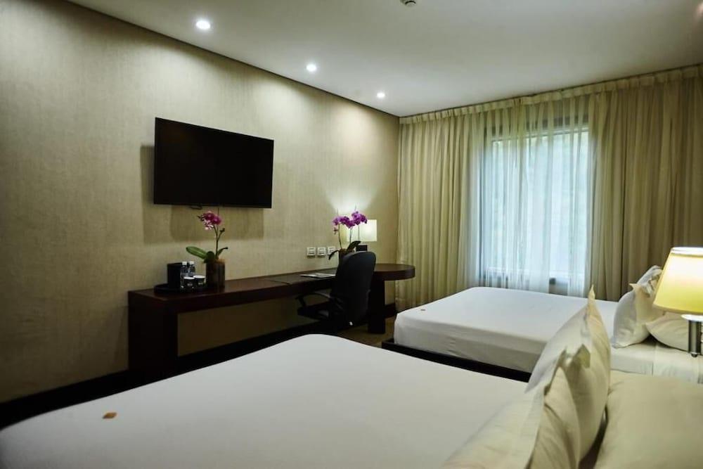 EUROBUILDING EXPRESS MAIQUETIA