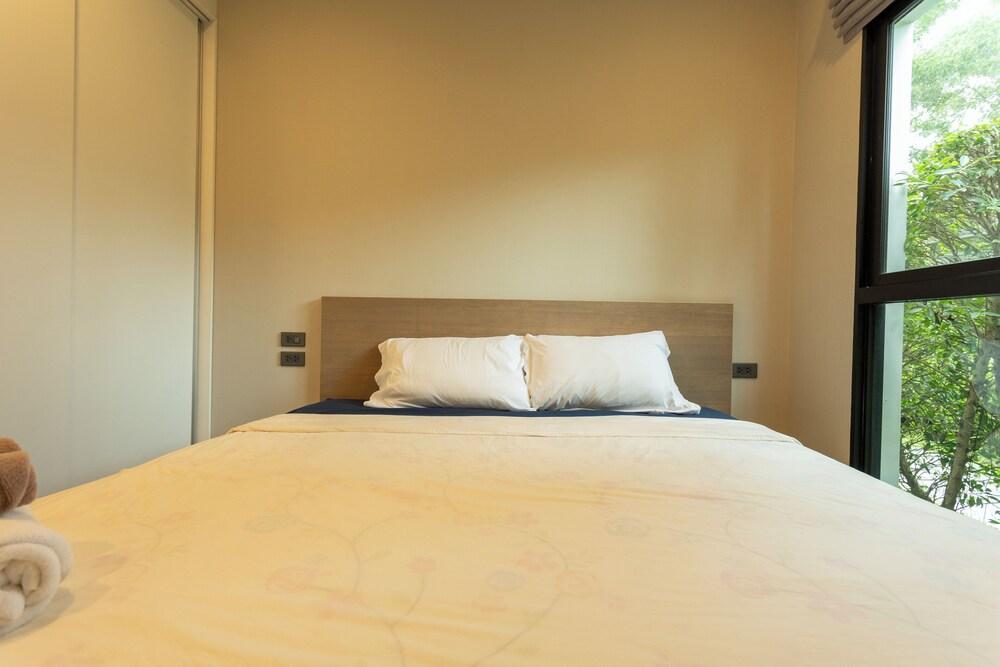 Gym Sauna Beach Everything walking by