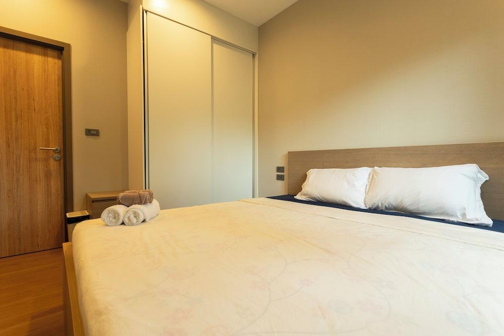 Gym Sauna Beach Everything walking by