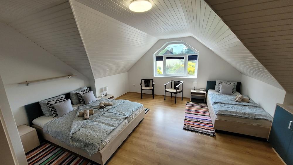 Luxurious Lakeview Retreat in Vonyarcvashegy