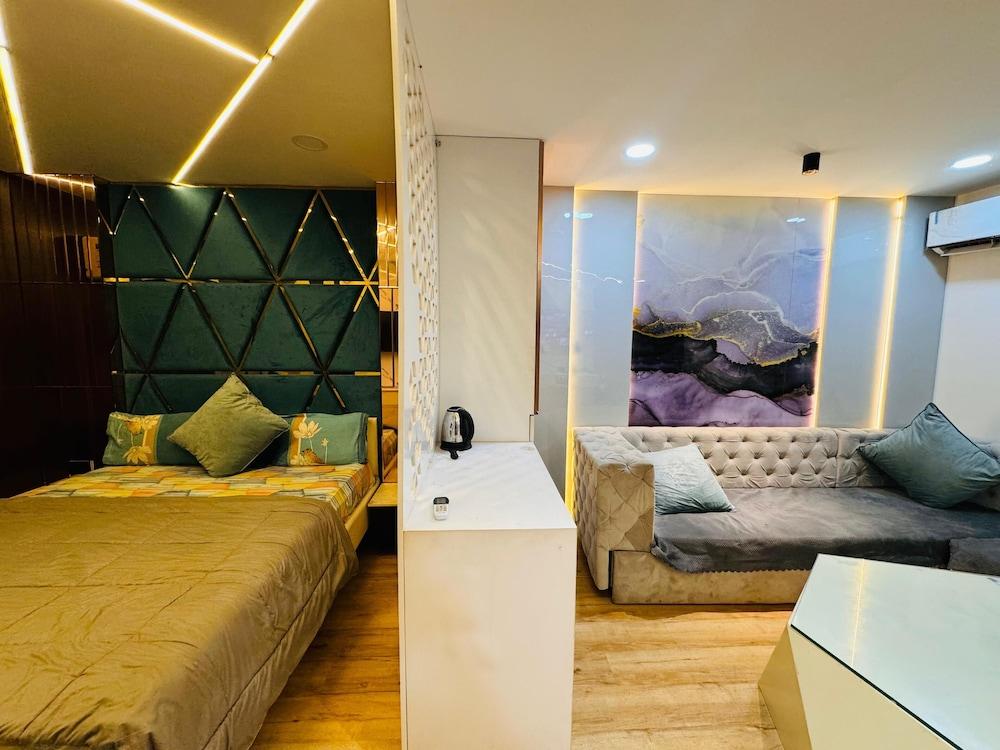 Home Escape Elite 1BHK Penthouse