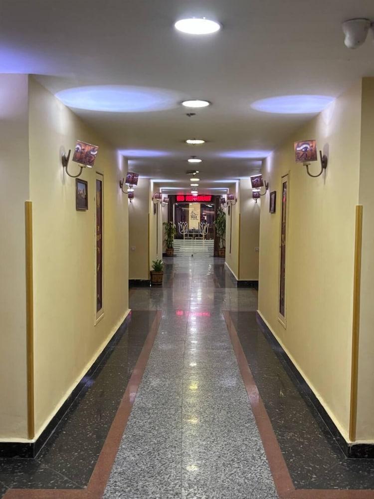 Elite Pyramids View Inn