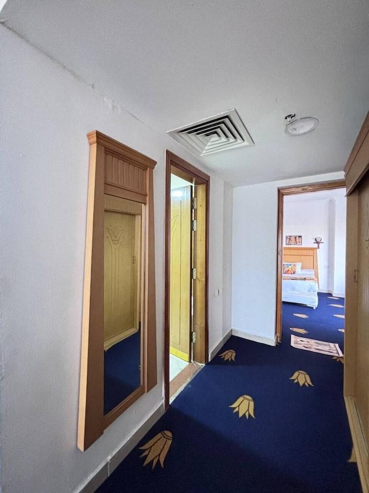 Elite Pyramids View Inn