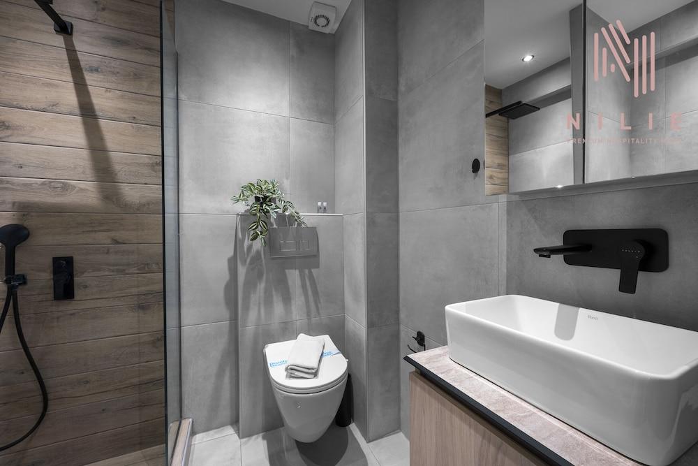 Azul Nilie Hospitality MGMT