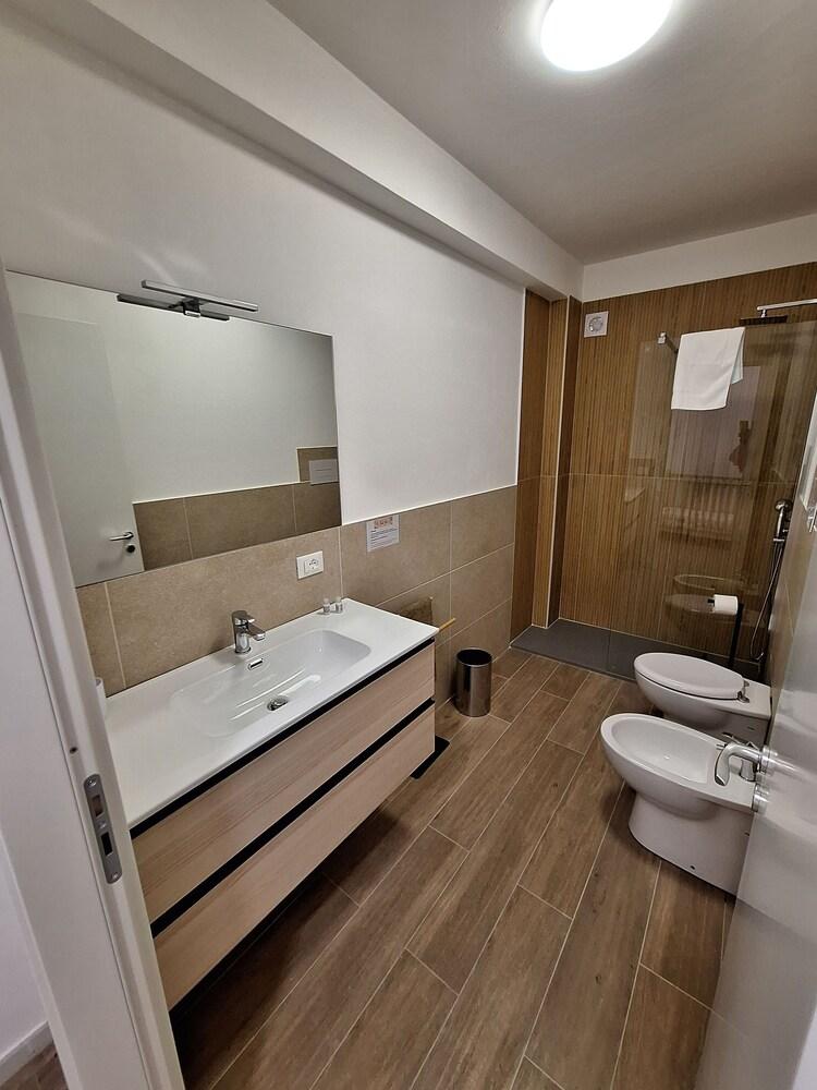 Room-triple Double Room