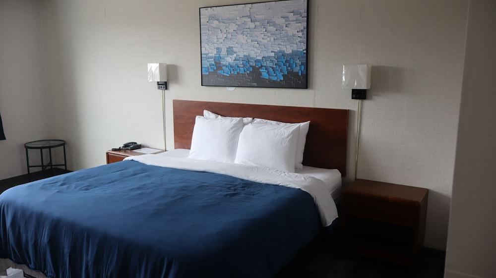 Town Centre Inn - Parry Sound