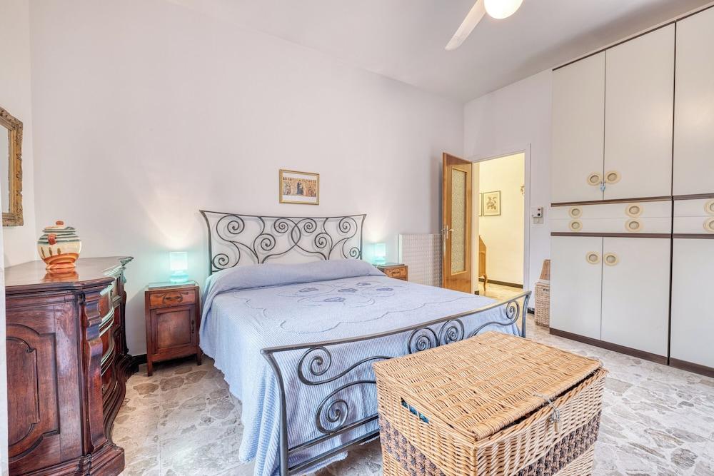 Tullia relax home 650m from the sea