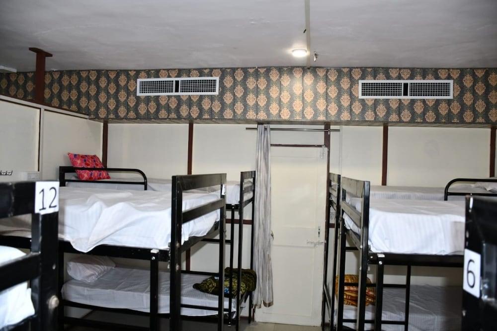 Goroomgo Kshipra Guest House Ujjain