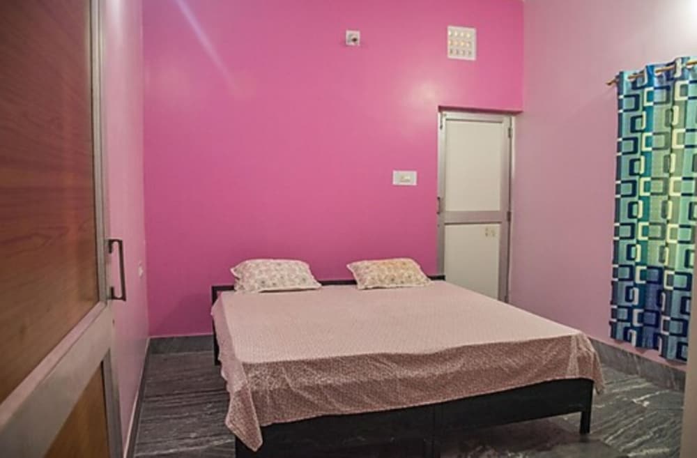 Goroomgo PM Guest House Bhubaneswar