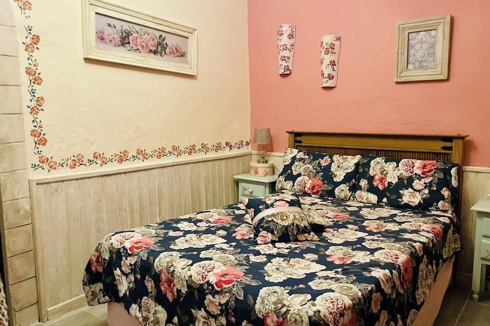 Pinoso/ubeda House With 6 Bedrooms