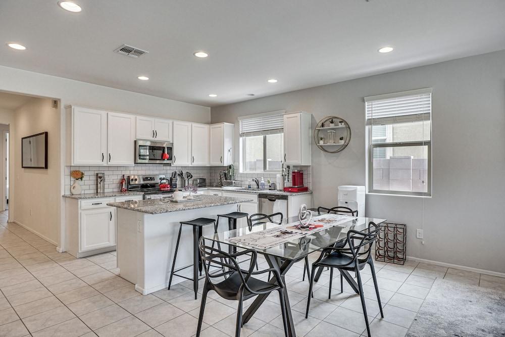 Quiet Tucson Vacation Home: 12 Mi to Downtown!