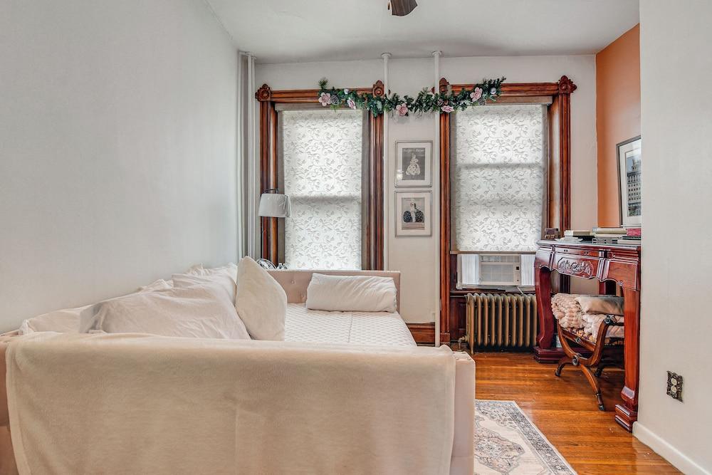 Pet-friendly Allentown Apt Near Hamilton District!