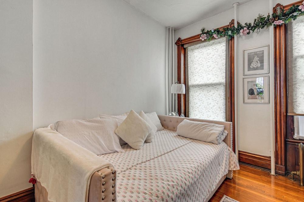 Pet-friendly Allentown Apt Near Hamilton District!