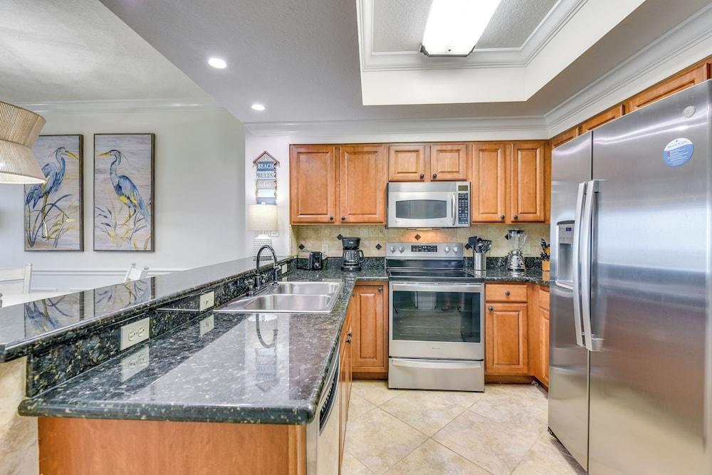 Ocean-view Miramar Beach Condo: Snowbird Friendly!