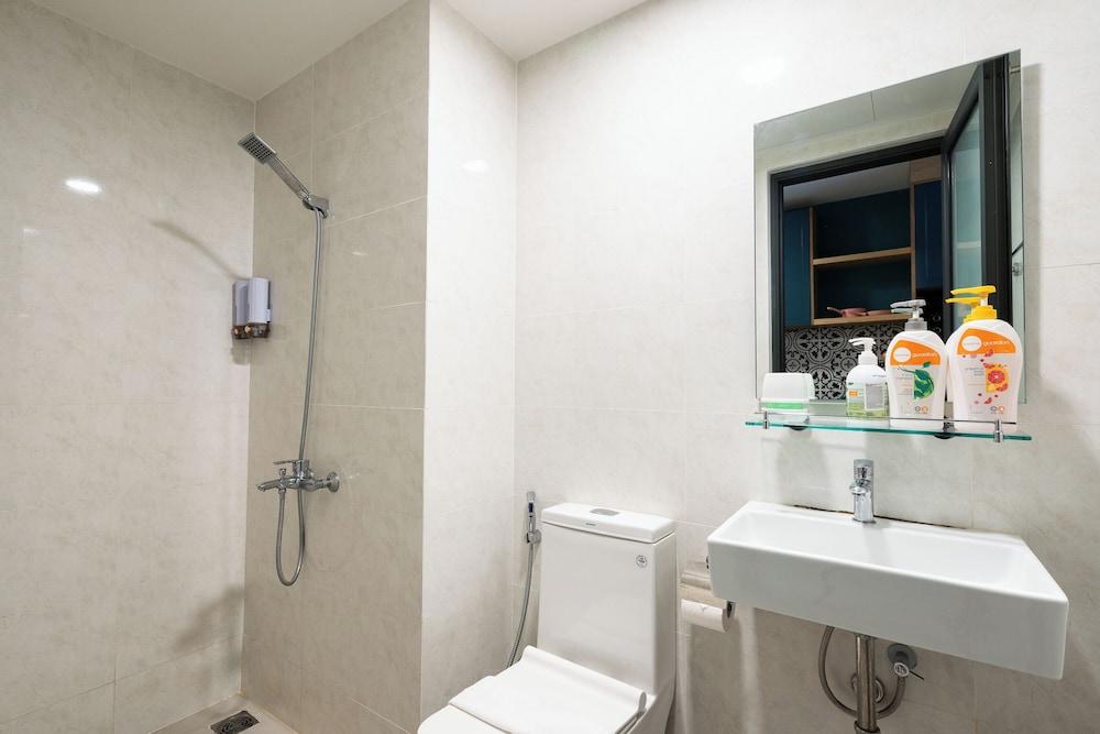 Helios Central Apartment District 1