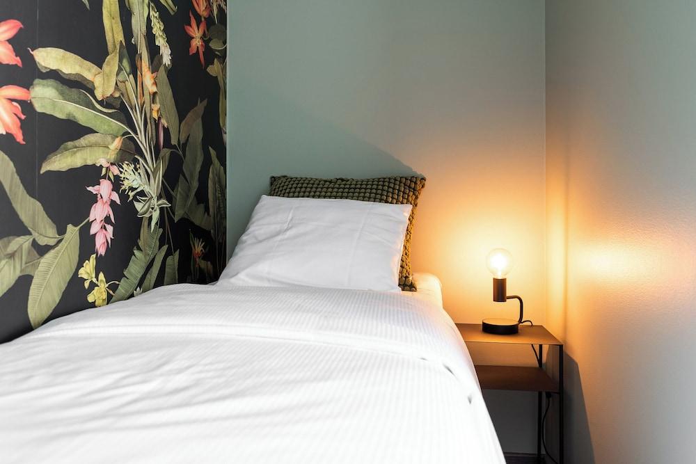 CentralStudio with Rooftop Terrace