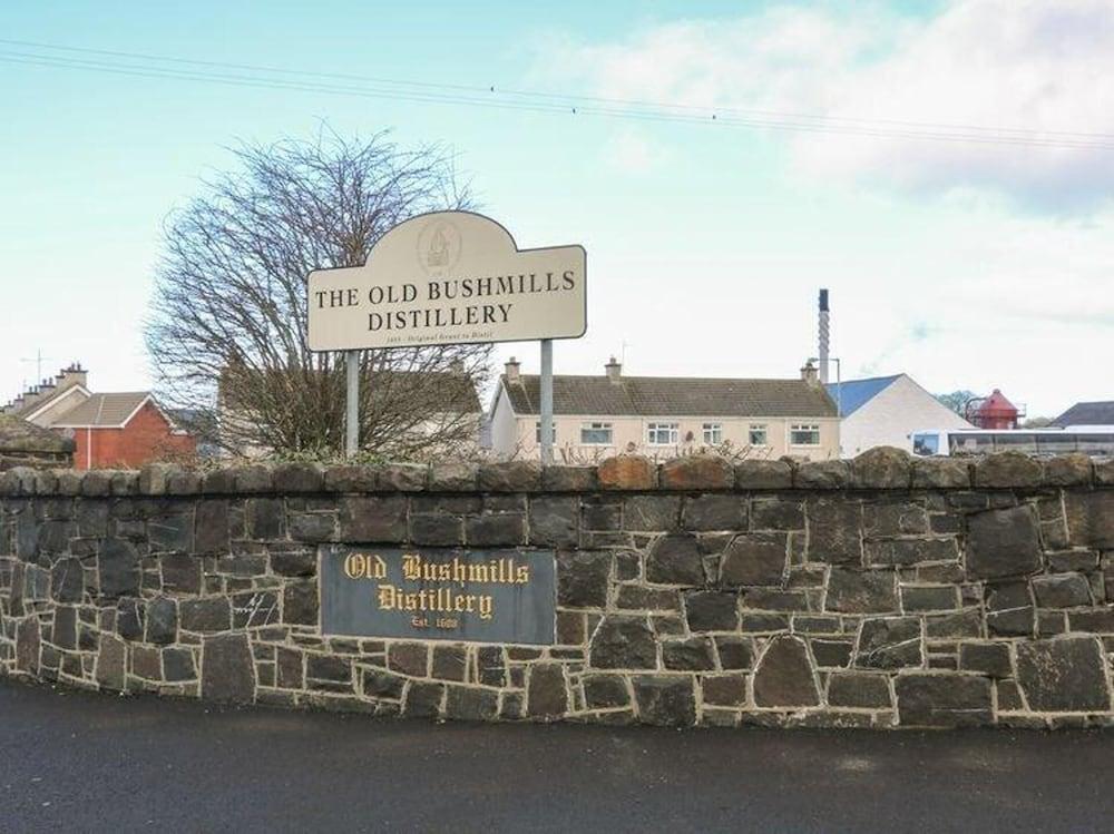 Shell Hill Deluxe Apartment in Coleraine