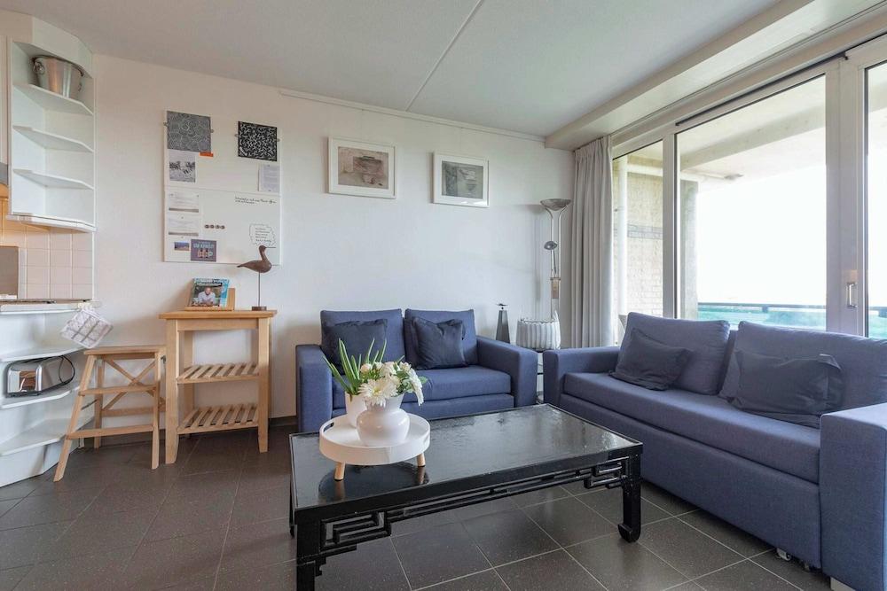 Apartment With Kitchen