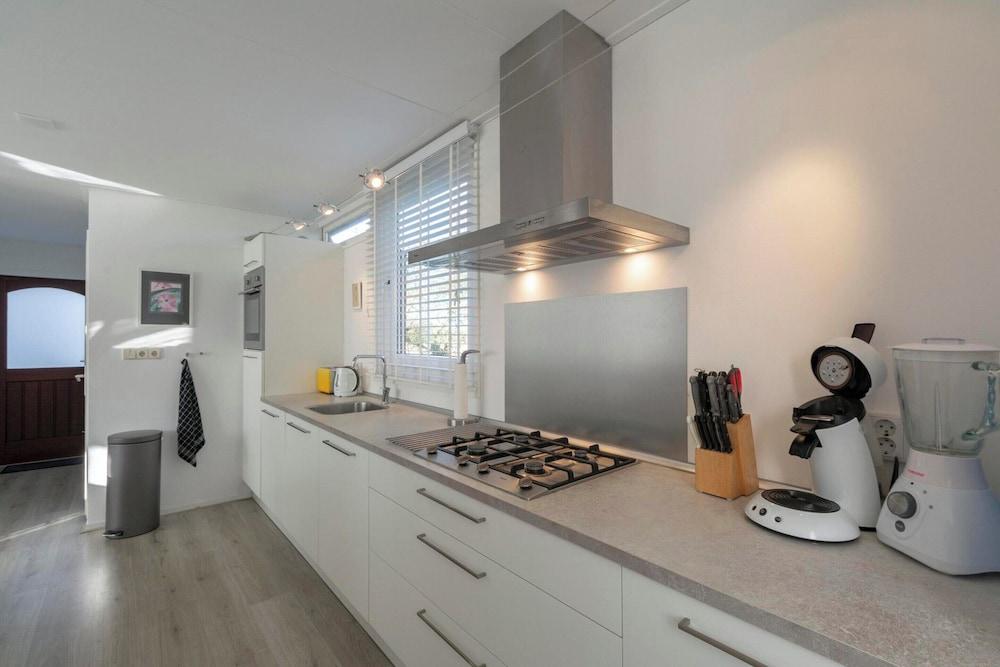 Holiday Home Near Bulb Fields With Garden