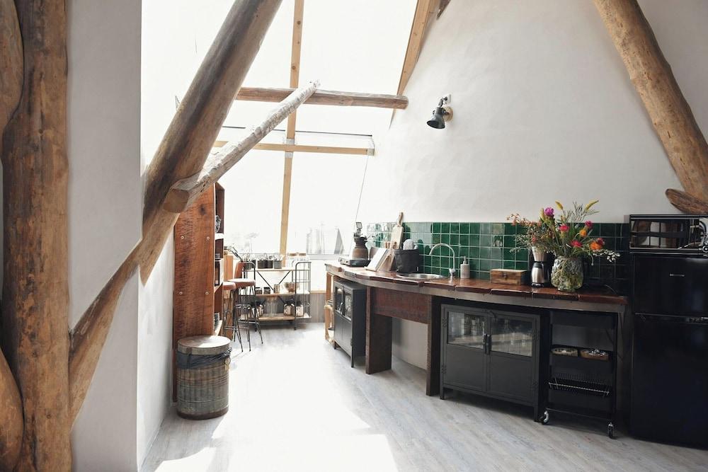 Appealing Farmhouse by the Beach