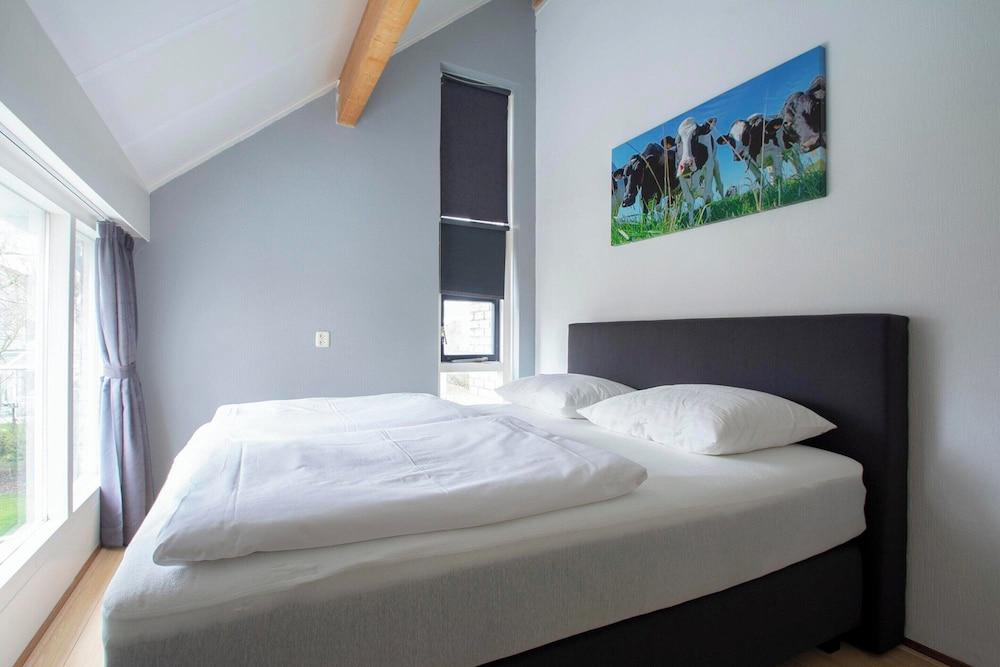 Holiday Home by Beach in Ooghduyne