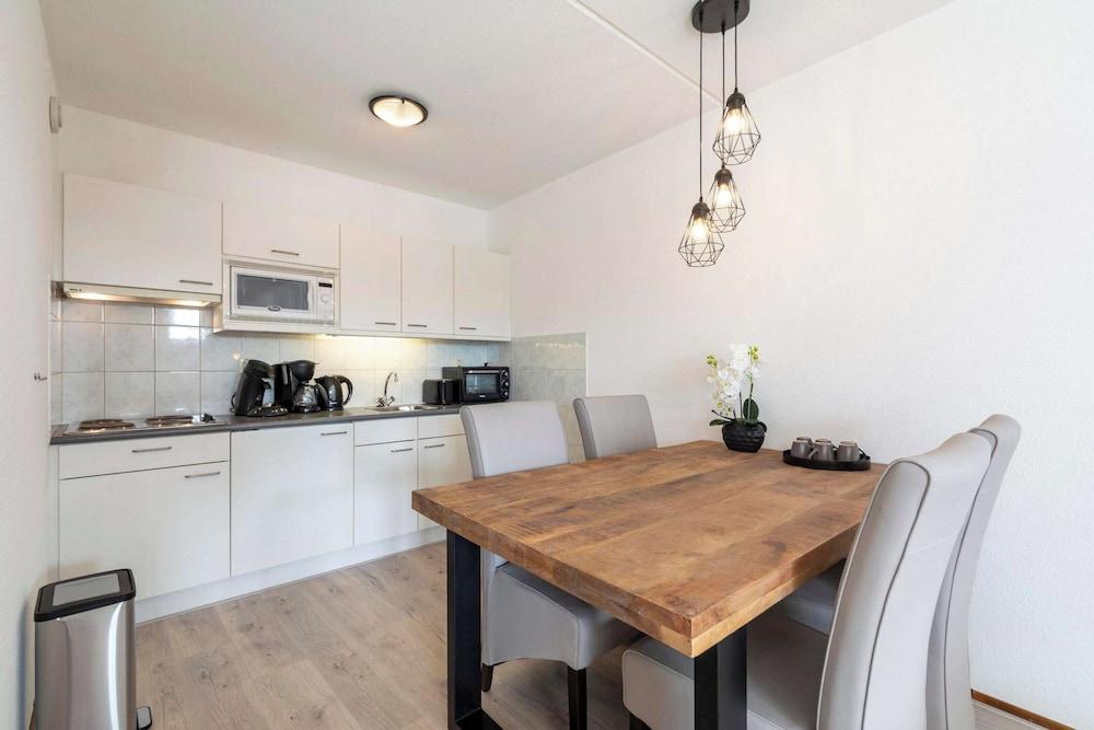 Apartment by Dutch Beach Pet-friendly